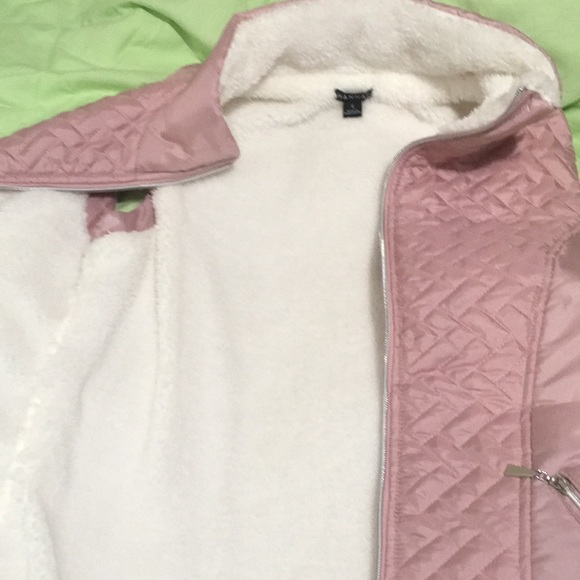 Pink-mauve fuzzy lined vest - Picture 3 of 4